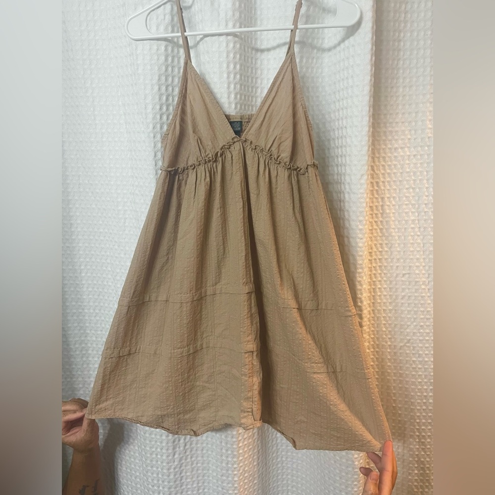 Wild Fable tan size medium flowy minidress